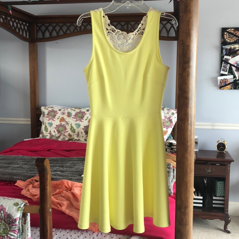 Cute yellow dress!